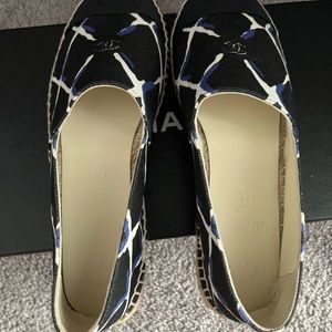 CHANEL ESPADRILLE LIKE NEW